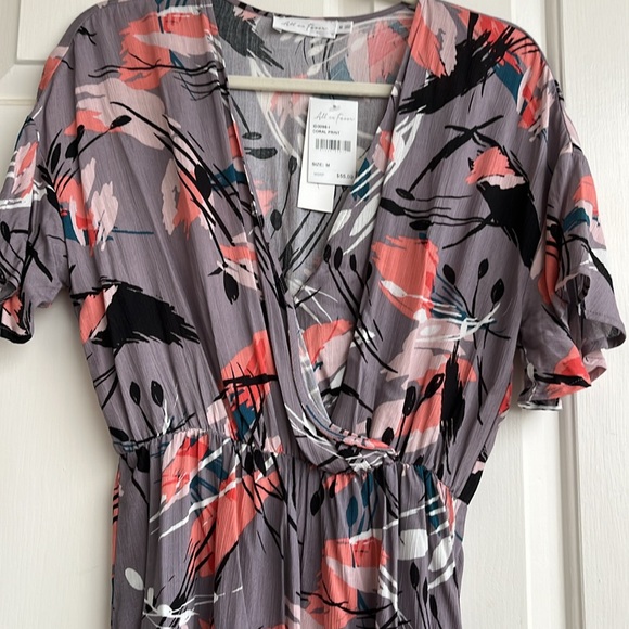 All in Favor dress in size Medium, in coral print. NWT - Picture 4 of 7
